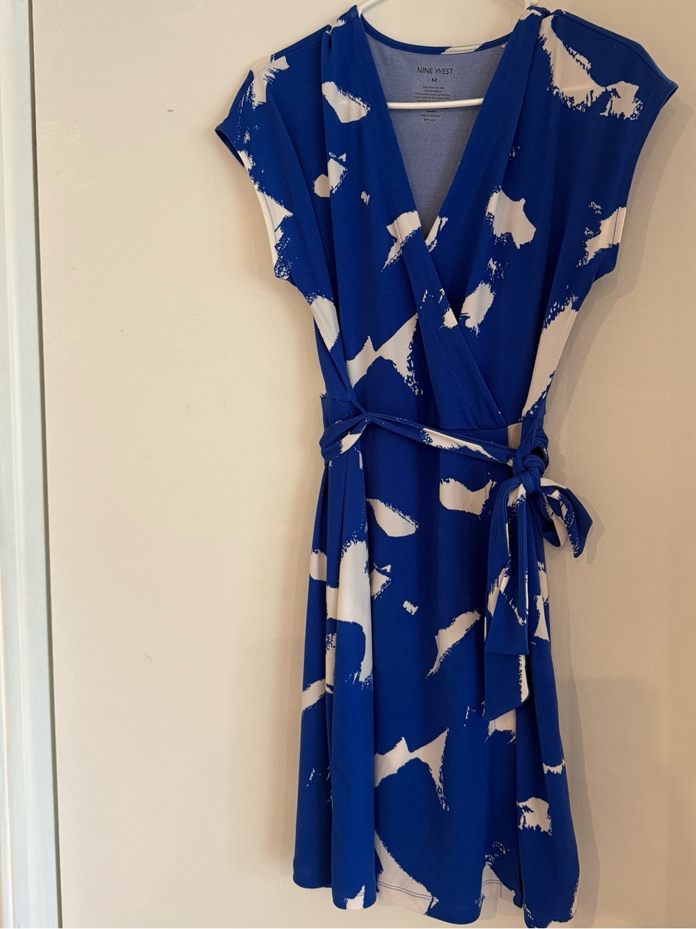 Nine West Blue & White Wrap Dress. Never worn no tags. Size M